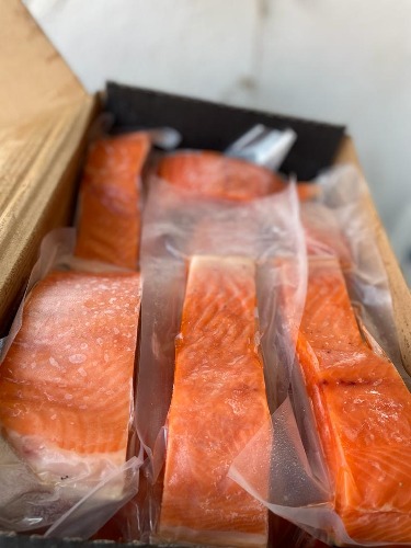 Salmón chileno cada pieza aprox 220 y 250grs